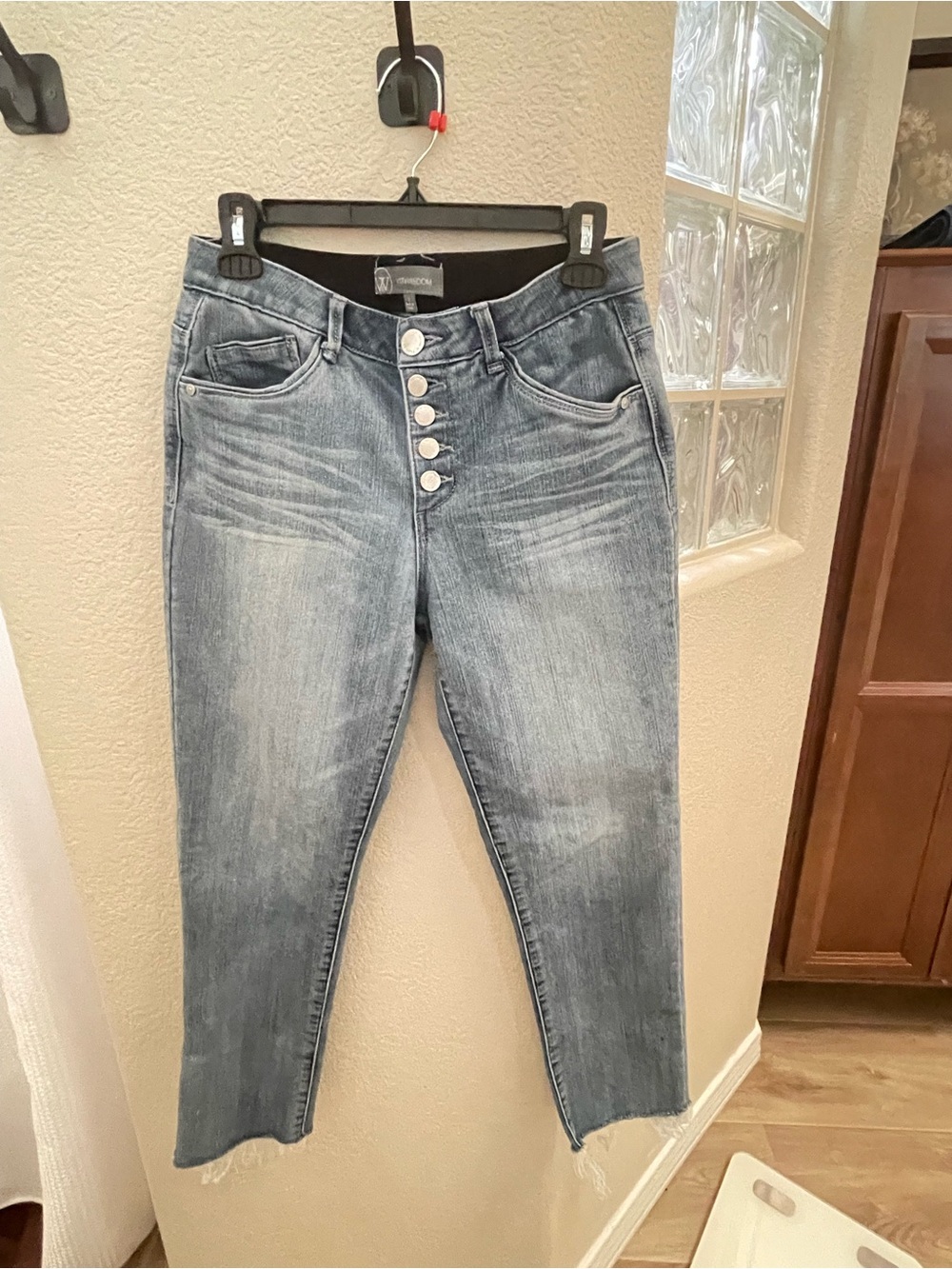 Wit & Wisdom Light Blue Washed Ankle Jeans with Button-Fly